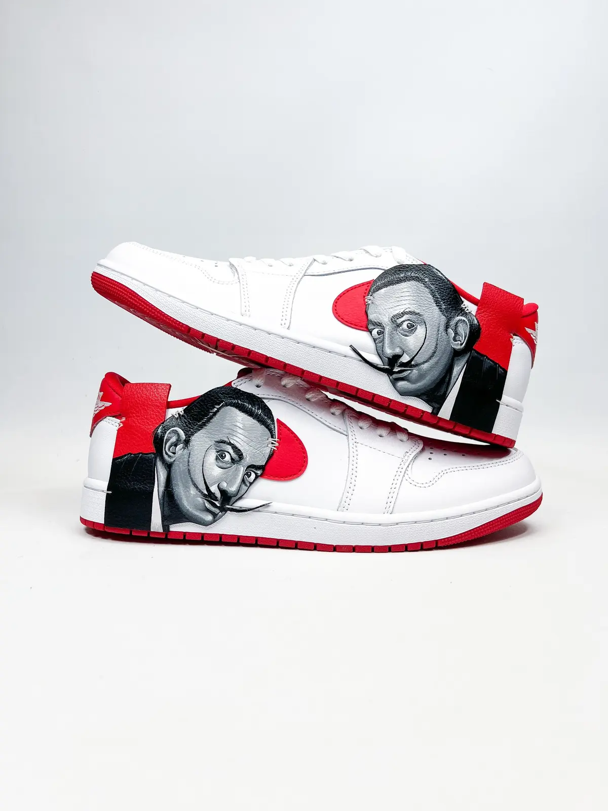 Zapatillas 1/1 inspiradas en Salvador Dalí